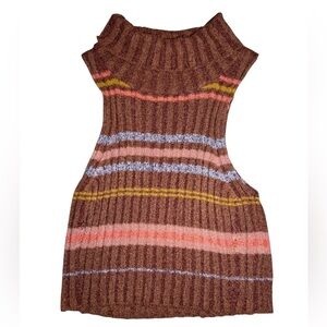 FREE PEOPLE 0123 EDITH VEST
Color: BERRY PETALS COMBO SIZE: S